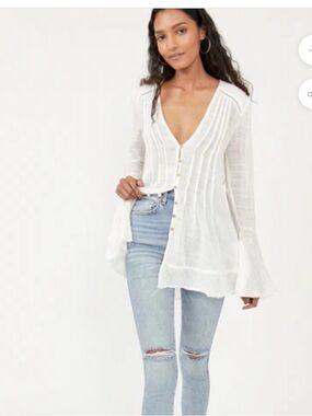 $108 Free People Ivory Button-Front V-Neck Peasant Blouse